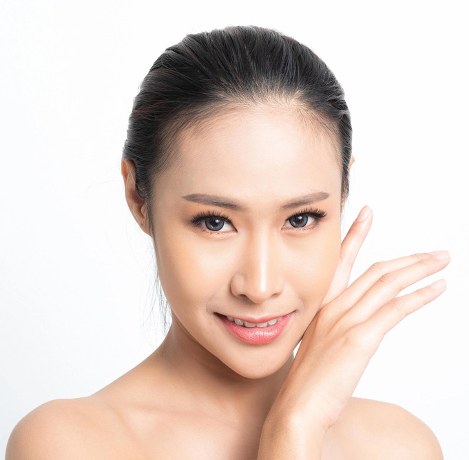 Luminous skin maintenance and complexion continuity